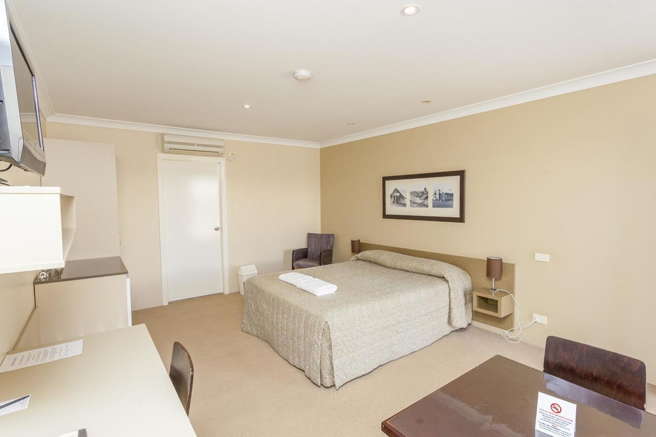 The Kidman Wayside 4*